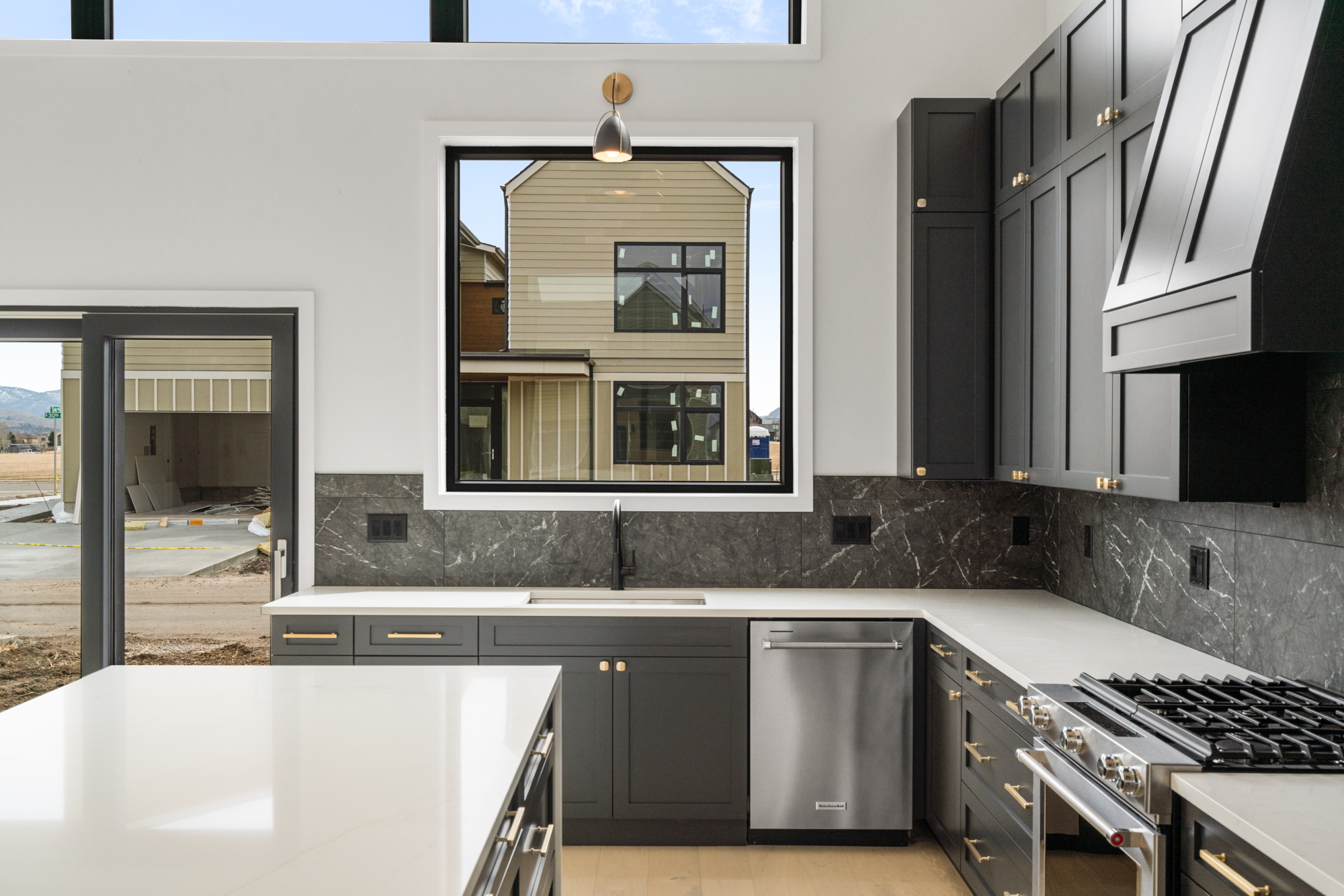 Saul Creative-3006 South 31st Avenue-Lisa Collins- Berkshire Hathaway-HomeServices-7034