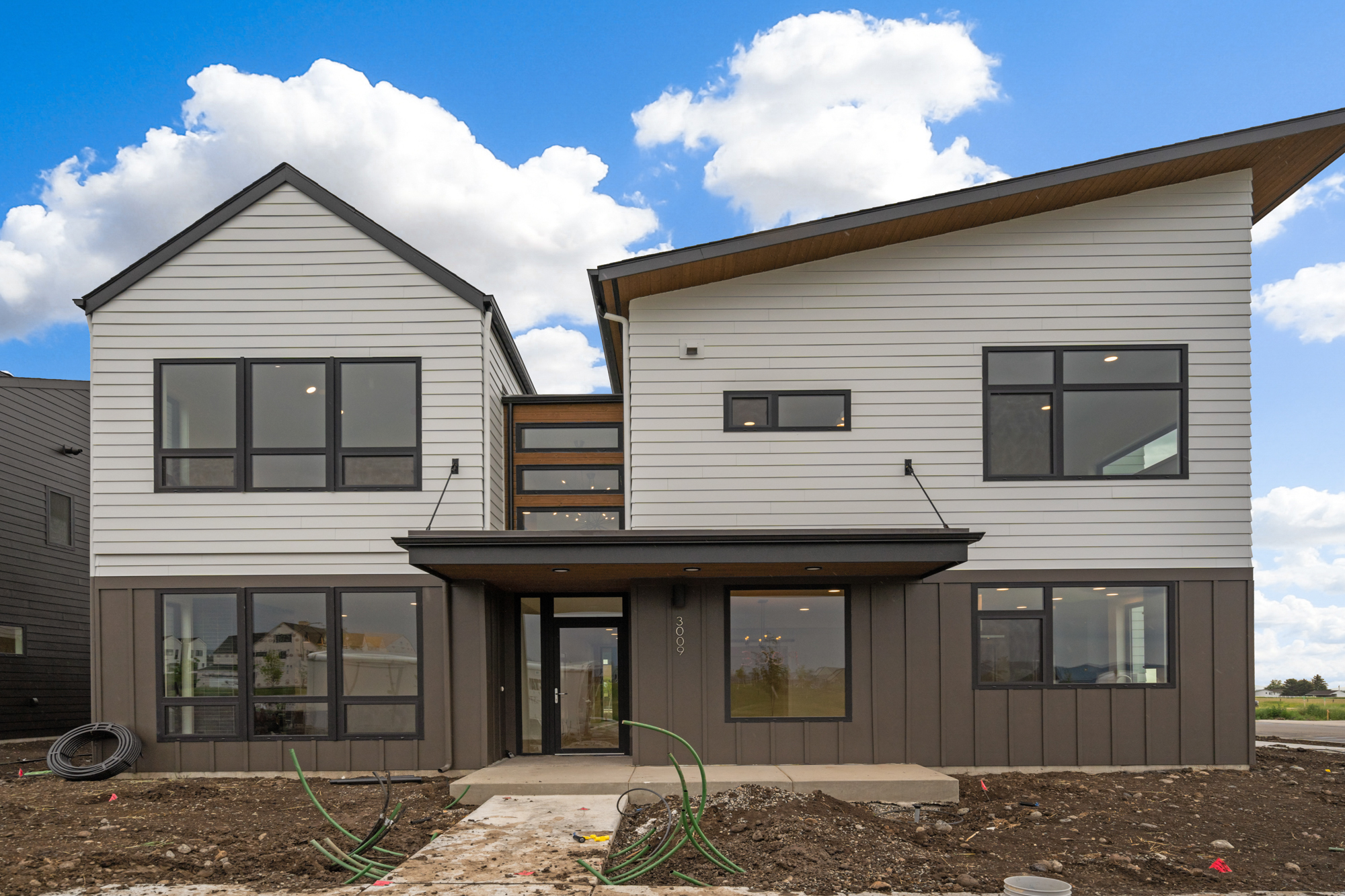 Saul-Creative-3009-South-30th-Avenue-Lisa-Collins-Berkshire-Hathaway-HomeServices-DSC04000