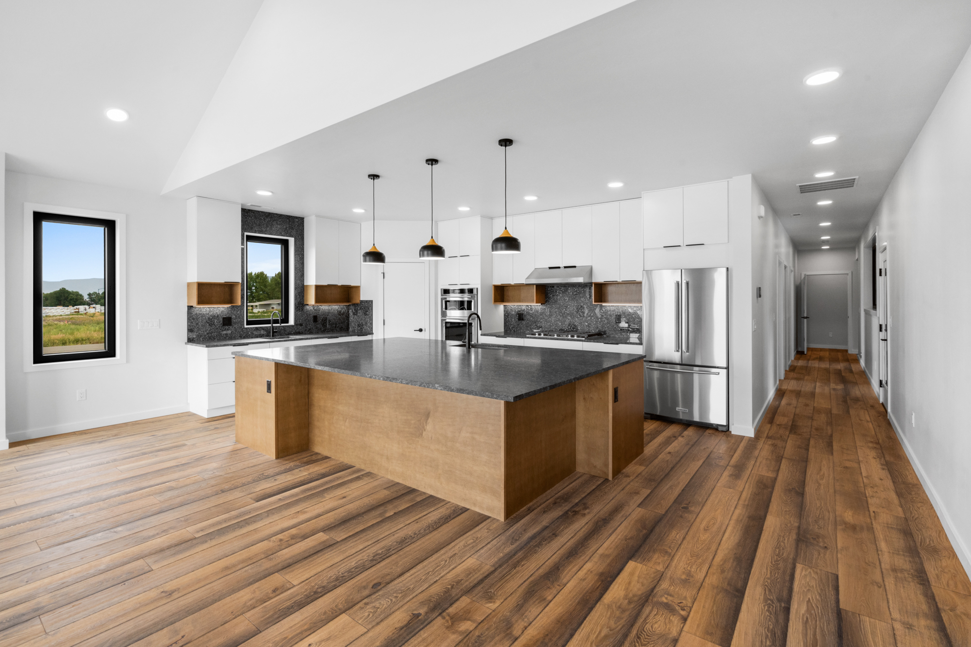 Saul Creative-2914 South 28th Avenue-Lisa Collins-Berkshire Hathaway HomeServices-DSC07541