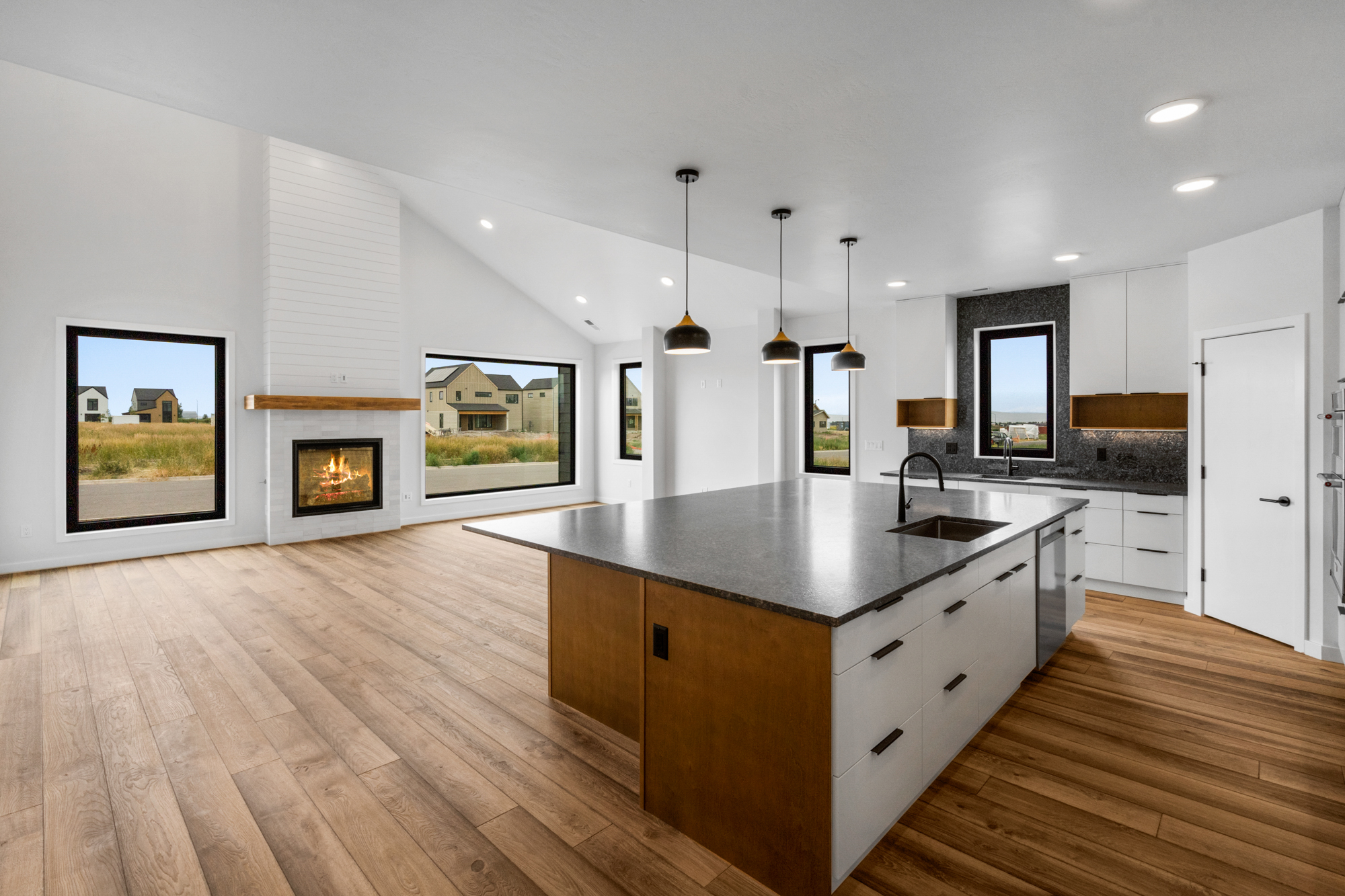 Saul Creative-2914 South 28th Avenue-Lisa Collins-Berkshire Hathaway HomeServices-DSC07549