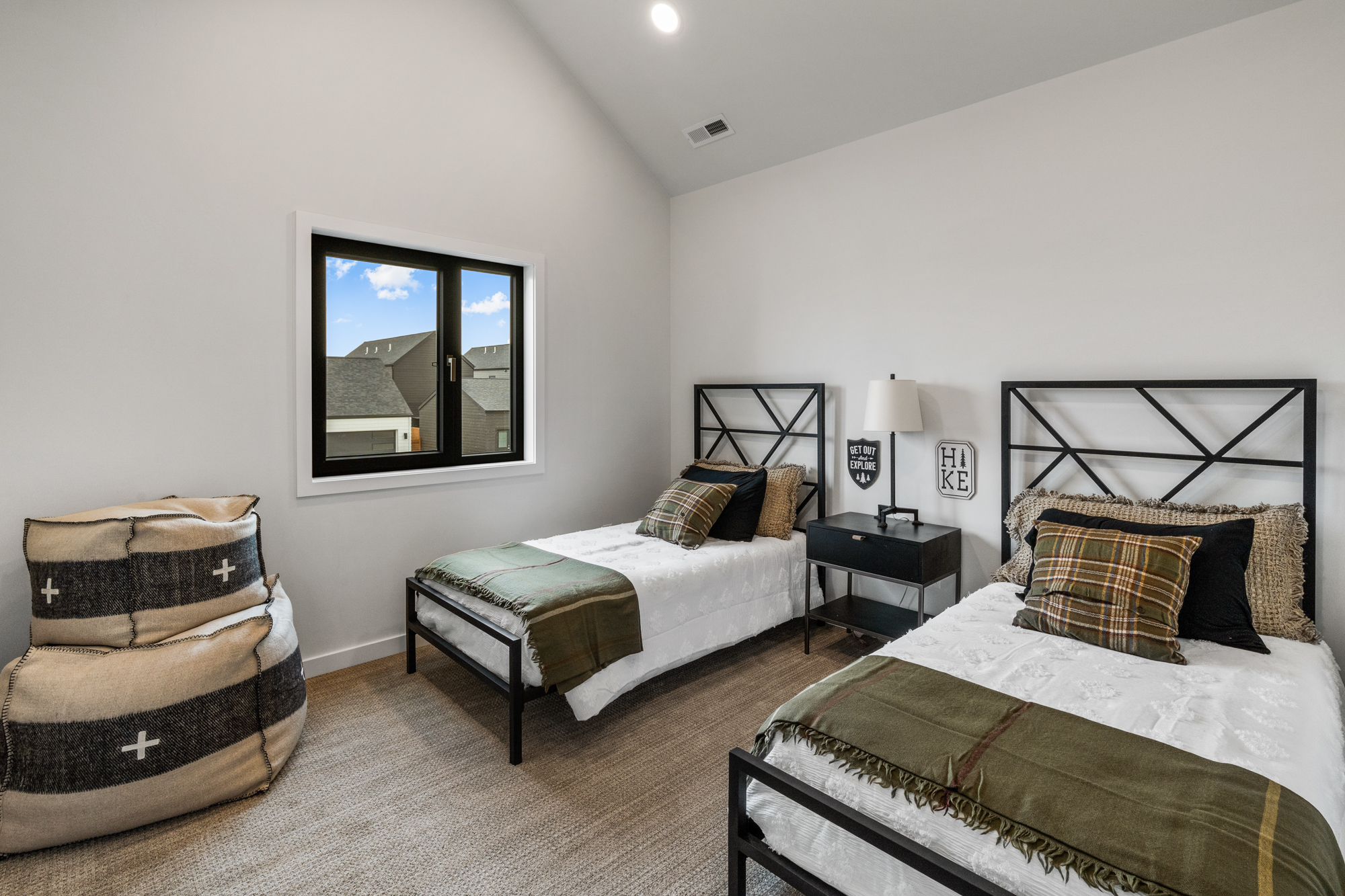 Saul Creative-3008 South 28th Ave-Gran Cielo-Lisa Collins-Berkshire Hathaway HomeServices Montana-01058